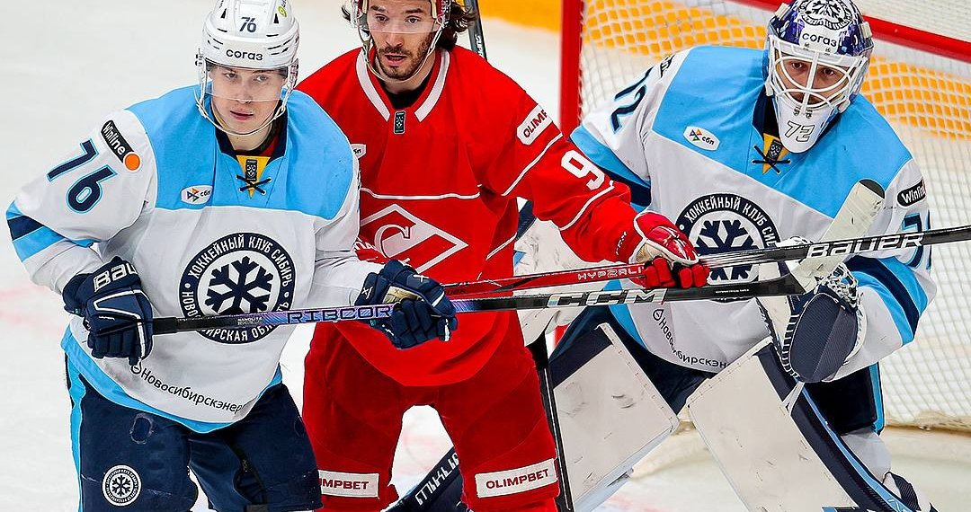 «Сибирь» с разгромным счетом уступила «Спартаку» в матче КХЛ