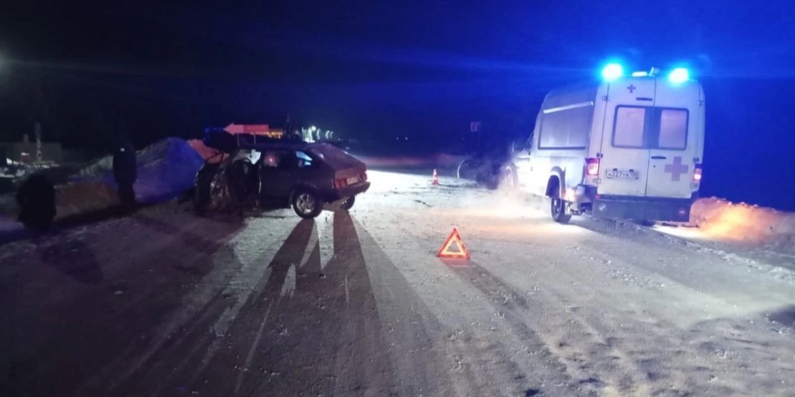 Под Новосибирском водитель ВАЗа насмерть разбился в лобовом ДТП