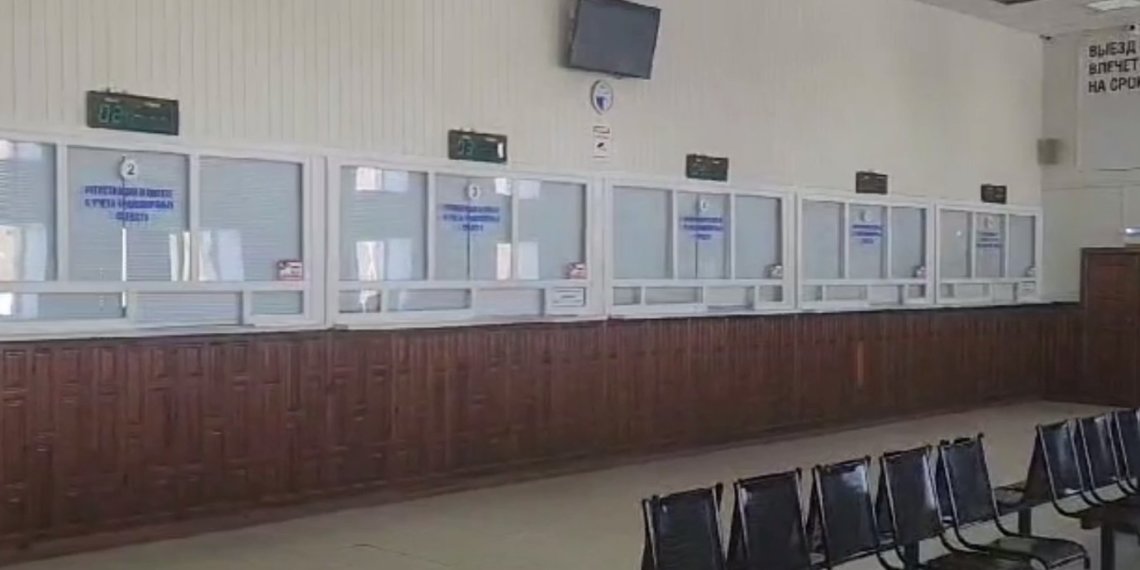 Власти закрыли одно из отделений ГАИ в Новосибирске