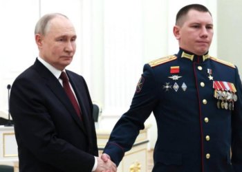 Путин вручил выпускнику НВВКУ звезду Героя России за участие в СВО