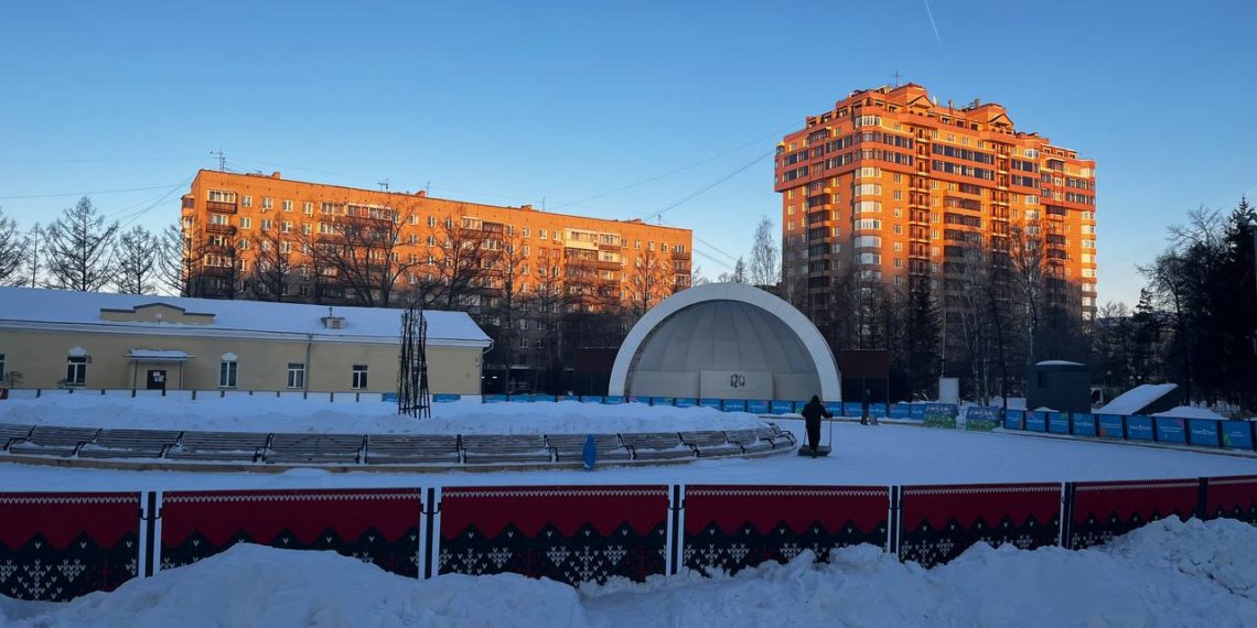 Катки начнут закрывать в Новосибирске со 2 марта