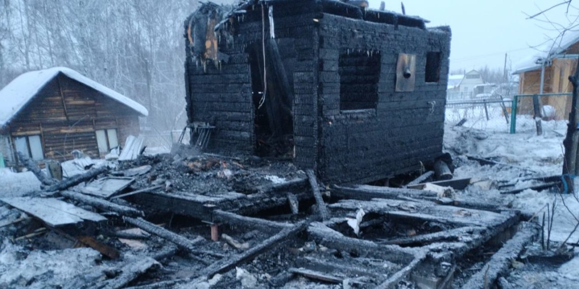 Два человека погибли при пожаре в Мошковском районе