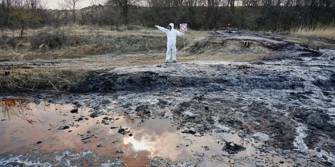 Новосибирские ученые разработали экран для быстрой ликвидации разливов нефти