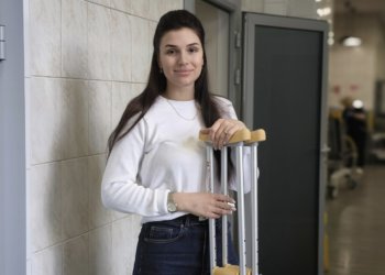 Сноубордистка упала в центре Новосибирска и получила перелом бедра