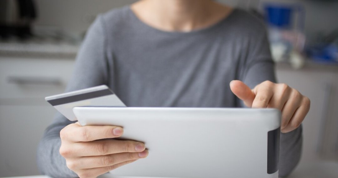 Поддельные счета за ЖКХ начали рассылать мошенники российским гражданам