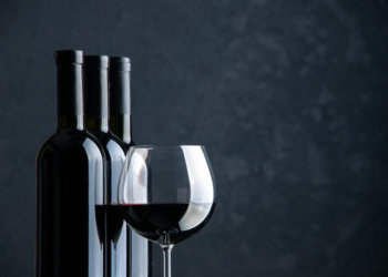 Грузия в два раза снизила поставки вина в Россию за первый месяц 2025 года