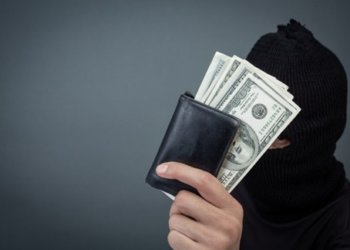 В Новосибирске задержали 8 человек за «отмывание» денег