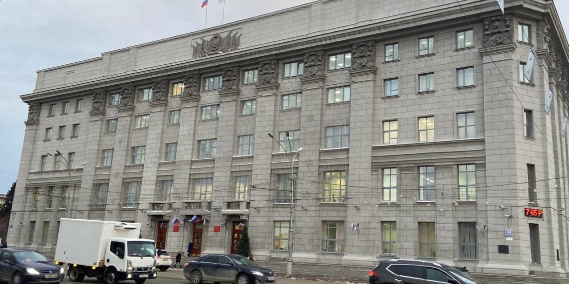 Мэрию Новосибирска обязали обеспечить безопасность на дорогах из-за затопления