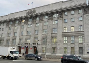 Мэрию Новосибирска обязали обеспечить безопасность на дорогах из-за затопления