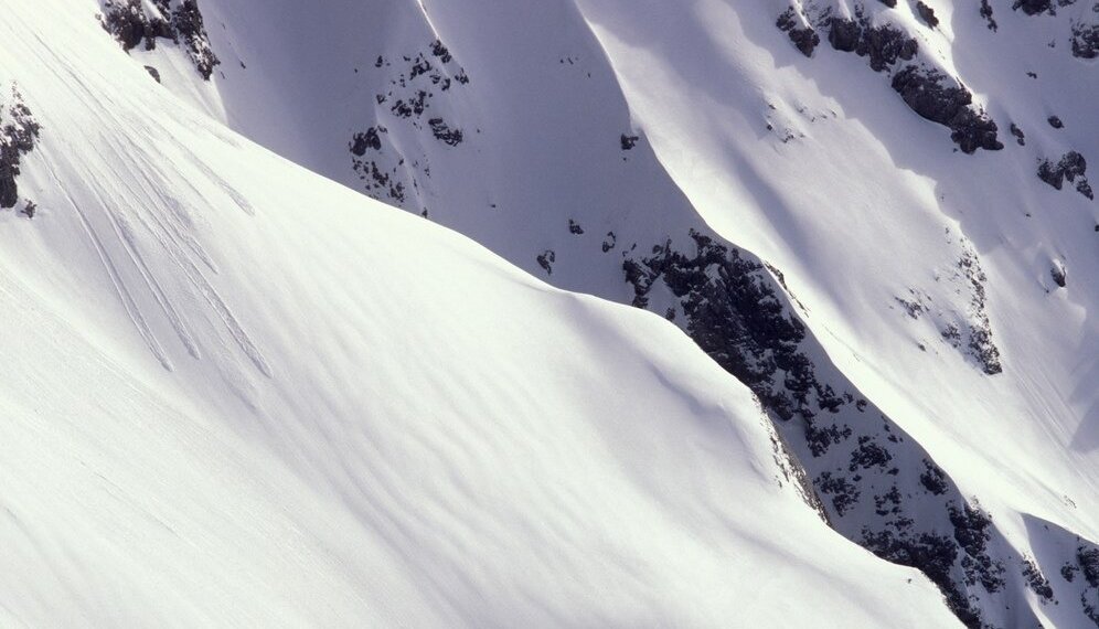 Схода снежных лавин опасаются в трех регионах Сибири