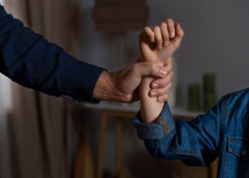 Новосибирца судят за убийство бывшей жены и угрозу убийством дочери