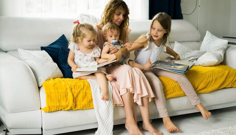 Путин наградил многодетную мать из Новосибирска за воспитание 10 детей