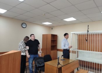 Бывший сотрудник ФСИН отделался условным сроком за взятку от осужденного в Новосибирской области