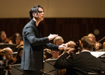 Бывший главный дирижёр НОВАТа Теодор Курентзис выступит в Новосибирске с оркестром и хором