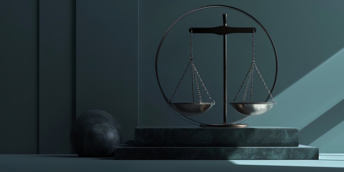 Новосибирские судебные приставы вернули женщине деньги за услуги, навязанные автосалоном