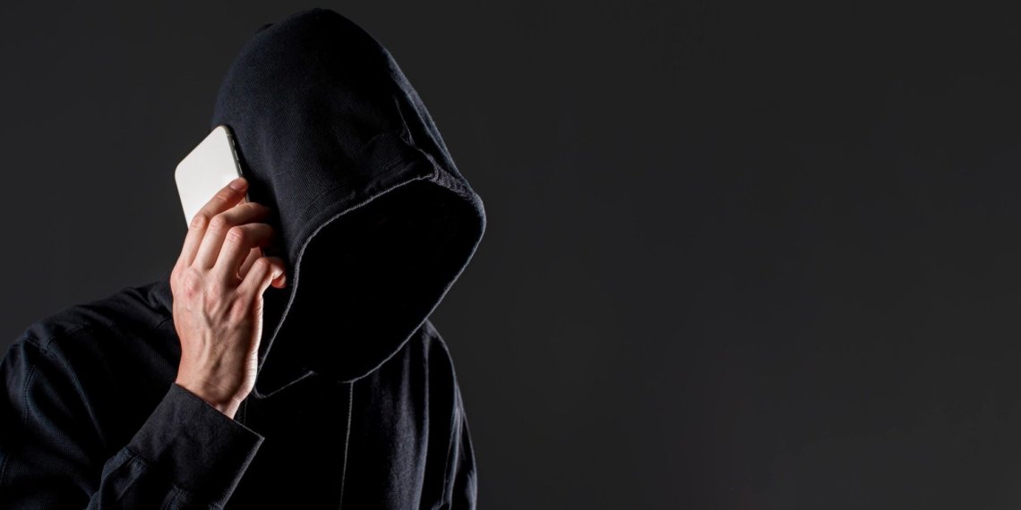 Мошенники обманывают пенсионеров под предлогом замены счетчиков в Новосибирске