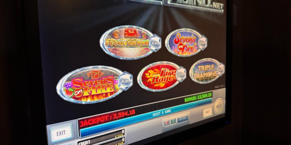 Полсотни компьютеров увезли с точки нелегального казино в Новосибирске