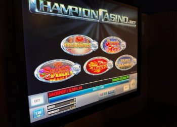 Полсотни компьютеров увезли с точки нелегального казино в Новосибирске