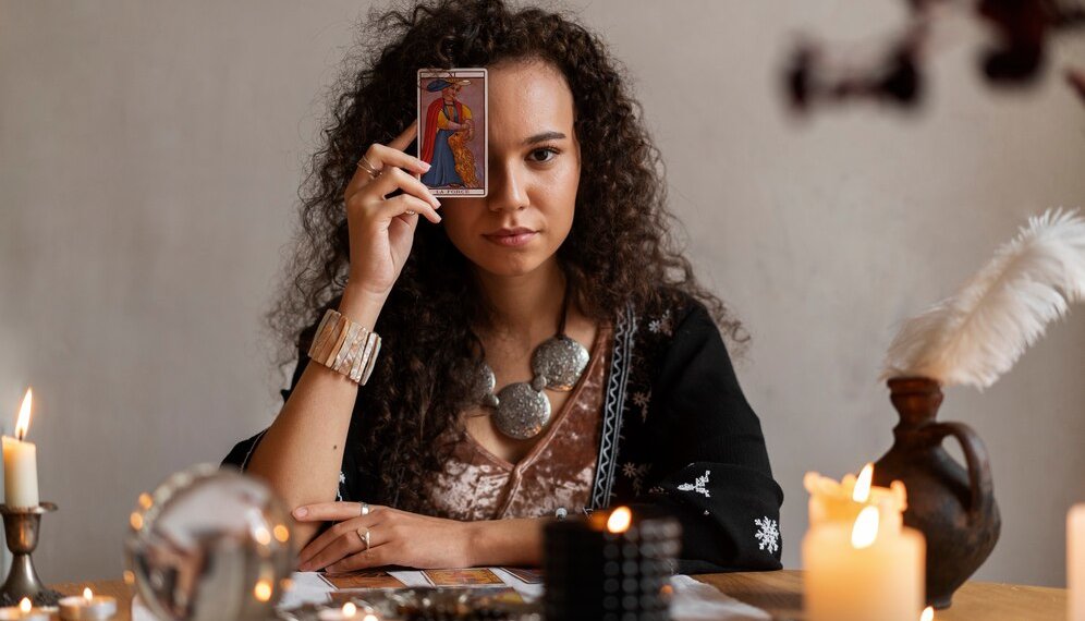 Рекламу эзотерических услуг запретят в России