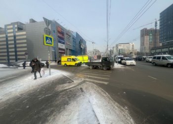 В Новосибирске пенсионер сбил коляску с годовалым ребенком