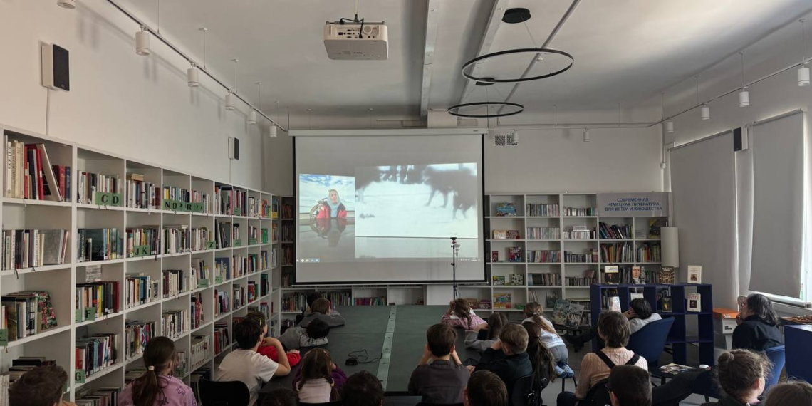 В Антарктиду, не выходя из дома: лекцию об экспедициях провела полярный гид в Новосибирске