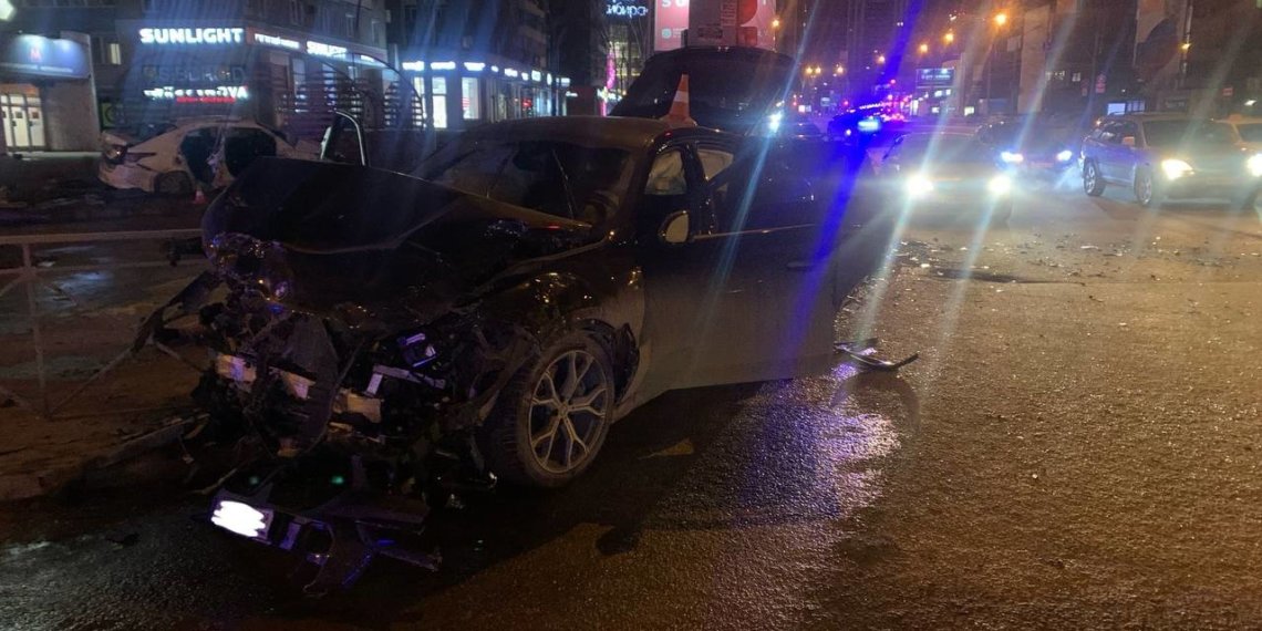 Двое погибли и трое пострадали в лобовом ДТП на Красном проспекте в Новосибирске
