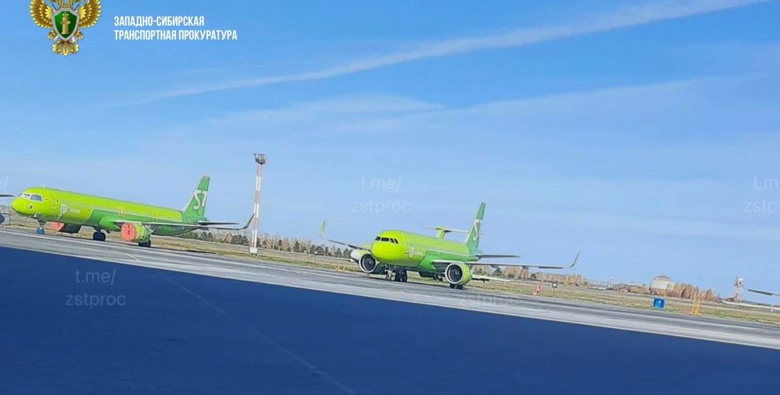 Полторы сотни пассажиров не могут улететь из Узбекистана в Новосибирск из-за поломки