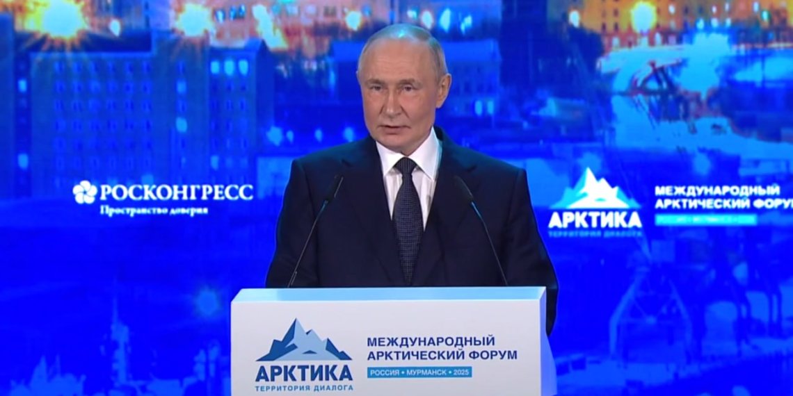 Путин: Сибирь должна получить железнодорожный выход к Арктике