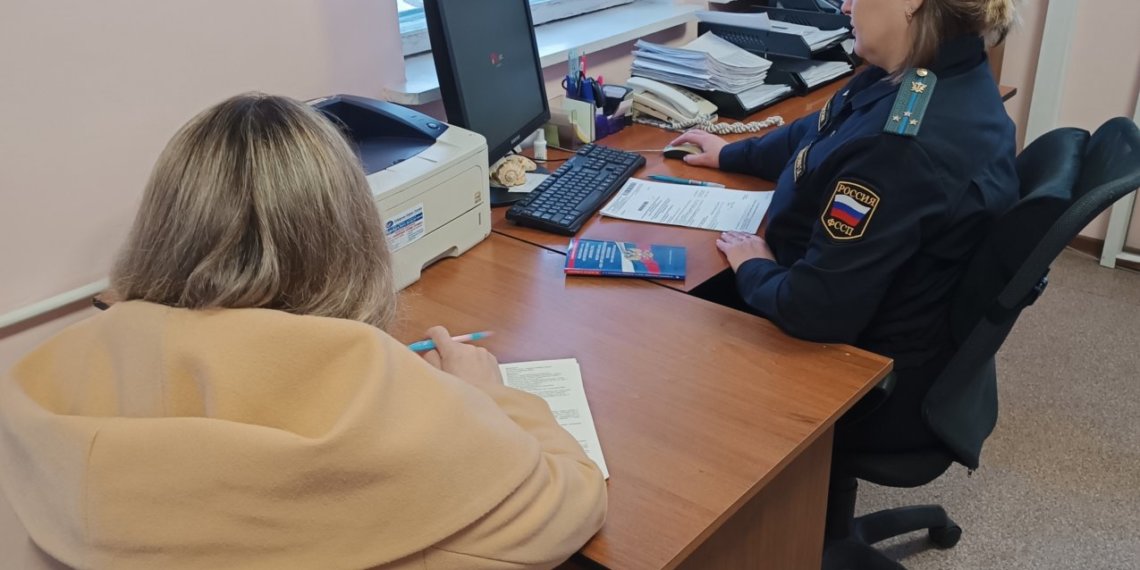 Должница по алиментам пряталась в подполье под Новосибирском