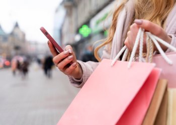 Россияне смогут рассчитываться за шопинг в Турции по QR-коду