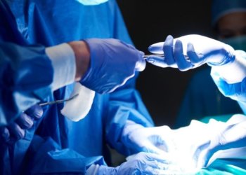 Новосибирские врачи прооперировали пациентку с пороком сердца с помощью робота