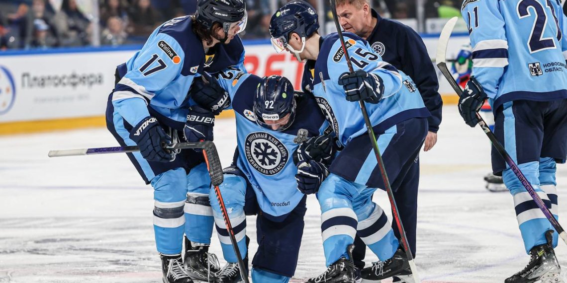 Сразу четыре игрока ХК «Сибирь» получили травмы перед решающим матчем