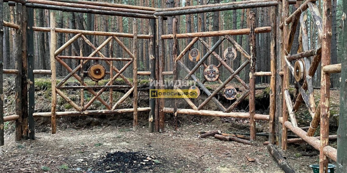 Языческое капище обнаружили жители в новосибирском лесу