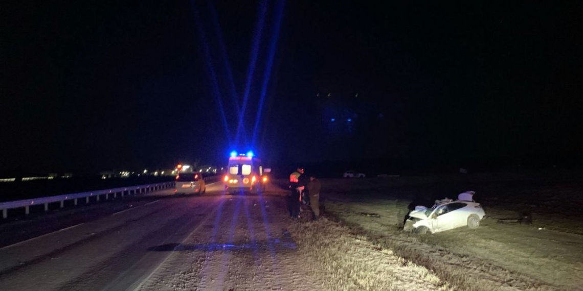 «Хендай» перевернулся после столкновения с грузовиком под Новосибирском