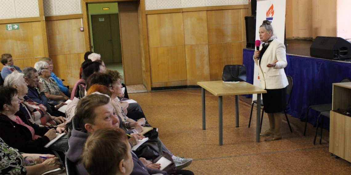 Секретами богатого урожая поделилась с пашинцами агроном Людмила Шубина в Новосибирске