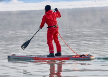 Спортсмен планирует преодолеть расстояние от Бийска до Новосибирска на SUP-борде