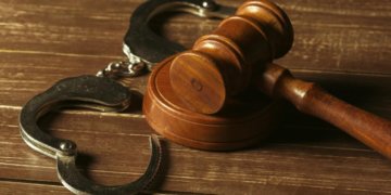 Суд оставил в силе приговор работницам центра сирот за гибель подопечного в Новосибирске
