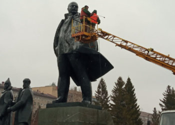 Два памятника Ленину отремонтируют в центре Новосибирска за 1,7 млн рублей