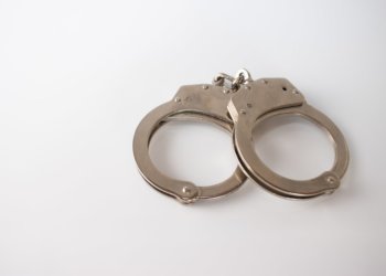 В Новосибирске пенсионера задержали за изнасилование 11-летней