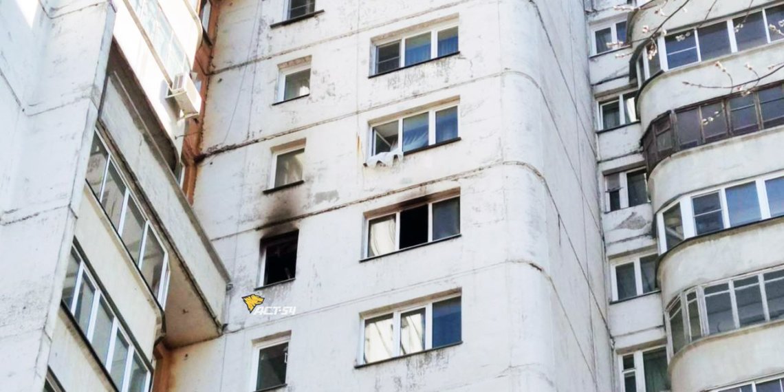 Тело мужчины вытащили из сгоревшего дома в Новосибирске