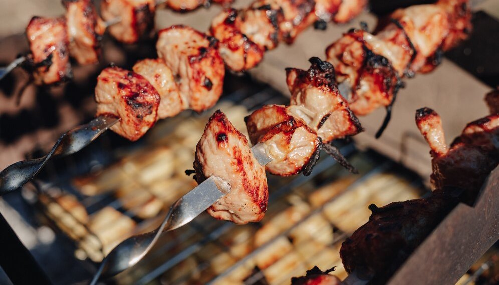 ФАС потребовала от магазинов не завышать цены на мясо перед майскими праздниками