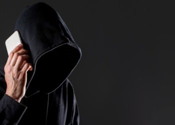 Курьер аферистов из Новосибирска украл у пенсионерки 3 млн рублей