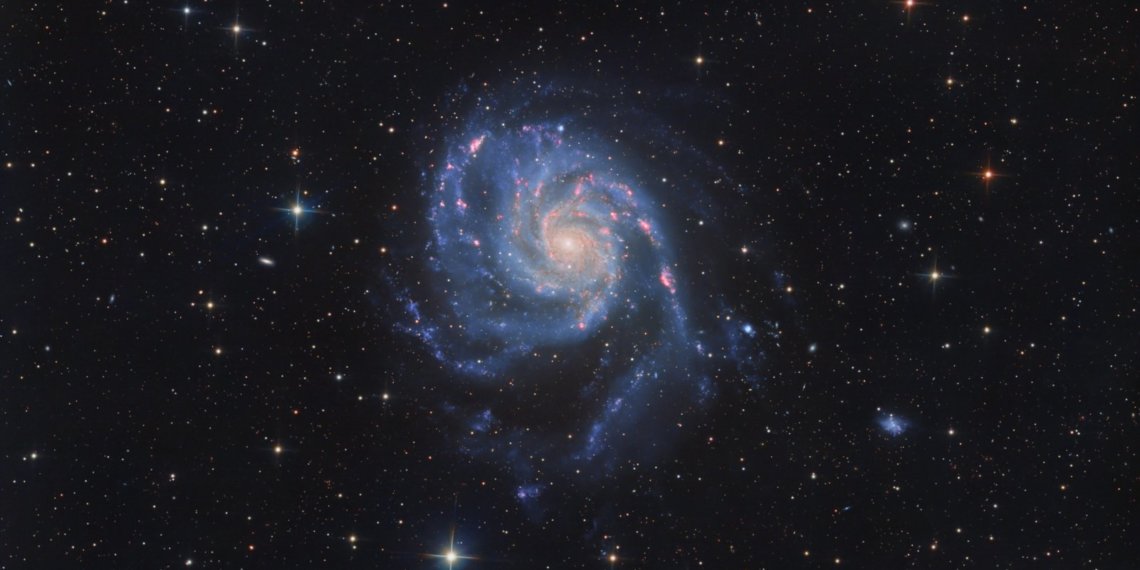 Новосибирский астрофотограф снял спиральную галактику «Вертушка»