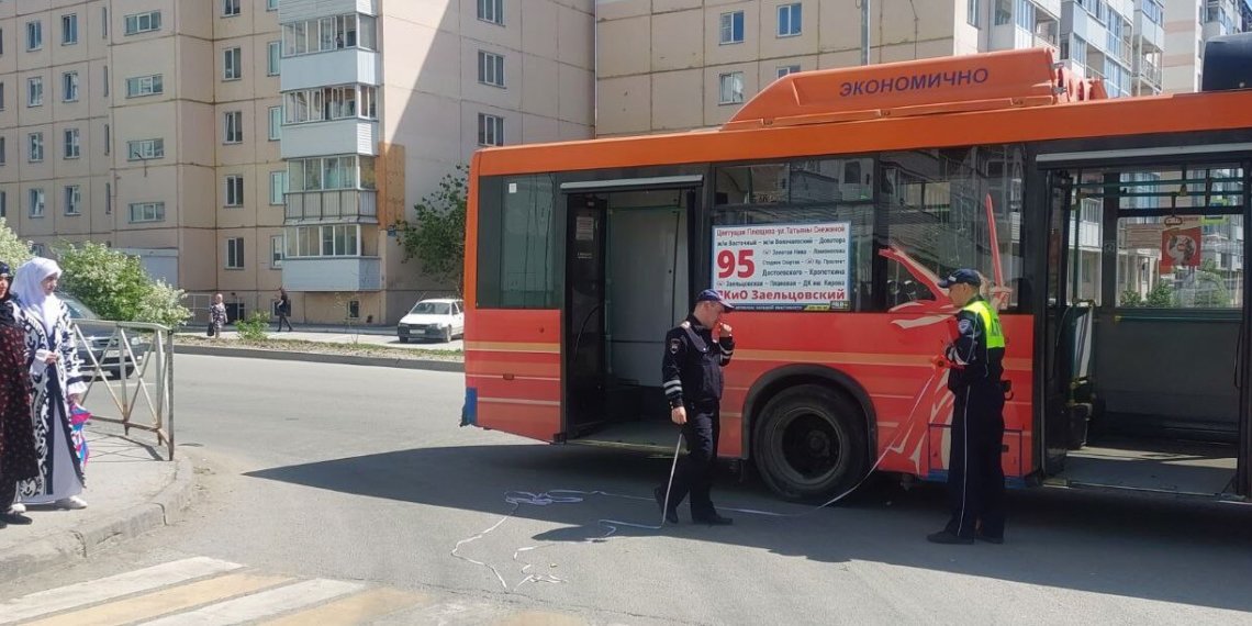 Подробности ДТП с автобусом №95, придавившим ноги школьнику, раскрыли в Новосибирске
