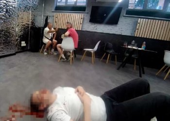 Сделали фото на фоне лежащего в крови: вечер в баре закончился для новосибирца разбитой головой