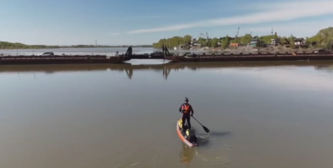 Бийчанин начал заплыв 600 км по Оби на сапборде, чтобы добраться до Новосибирска