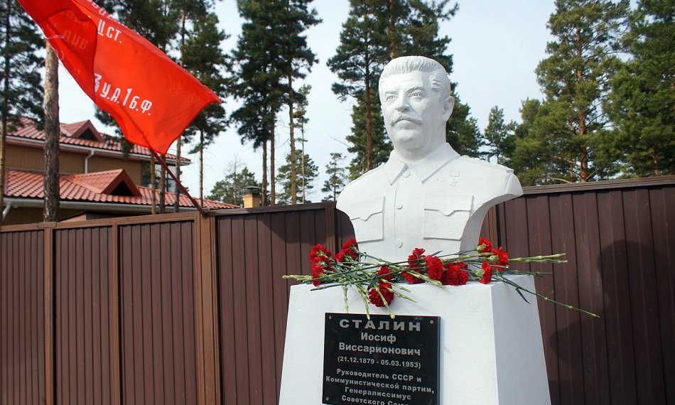 Памятник Сталину установили в Бурятии