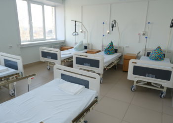 Дочь получит 300 тысяч за гибель матери по ошибке врачей от COVID-19 в Новосибирской области