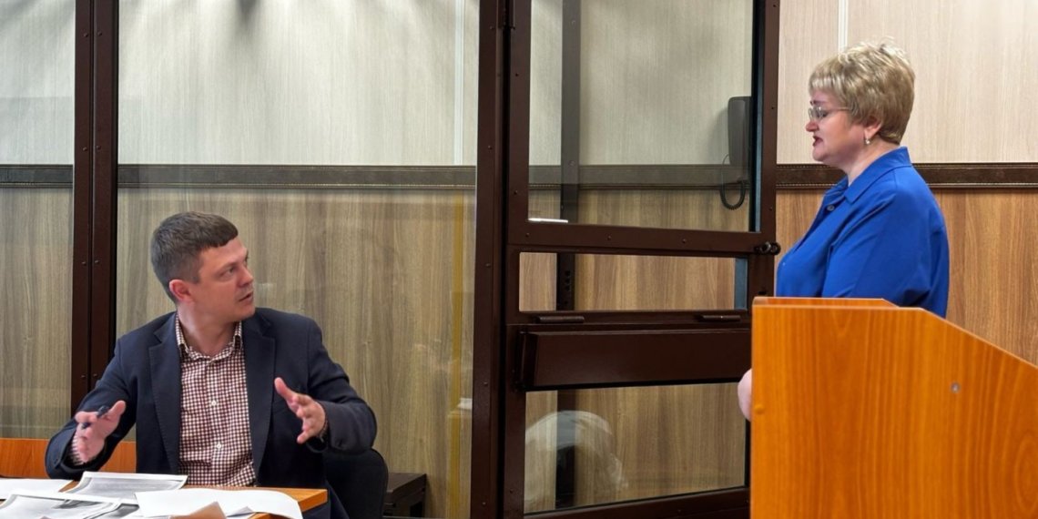 Замглавы Колыванского района продлили домашний арест за хищение средств