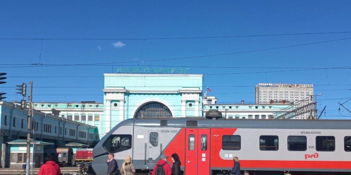 Специальные электрички развезут новосибирцев по домам после празднования 9 мая